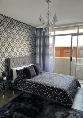 Opulent Hillcrest Apartment